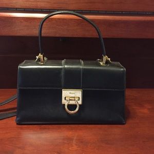Vintage Ferragamo shoulder bag. Barely been used.