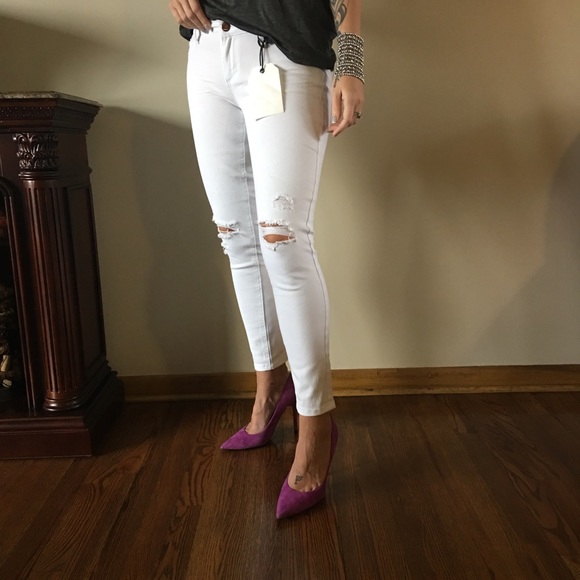 🔹LAST 1🔹 White Distressed Skinny Jeans - Picture 3 of 4