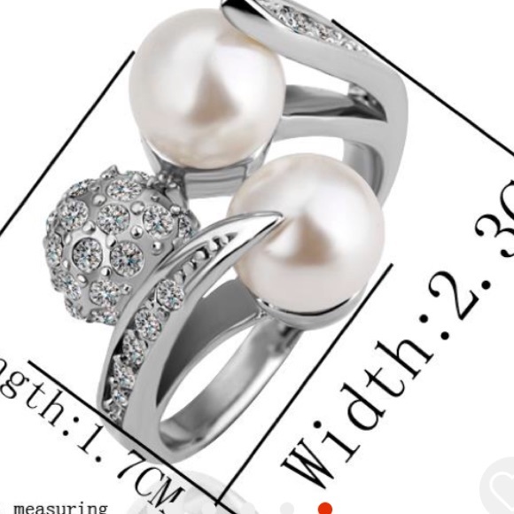 Crystal Pearl Ring. - Picture 3 of 4