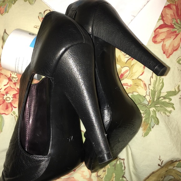 Black leather, Steve Madden peep toe - Picture 4 of 4