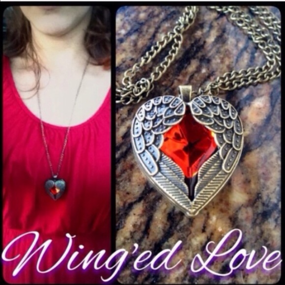 (D1) Winged Heart Necklace - Picture 3 of 4
