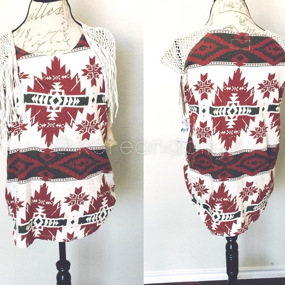 1 hr sale โ๏ธAztec print top - Picture 2 of 3