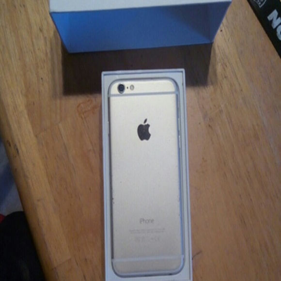 *SOLD ON MER* Iphone 6 gold 16gb - Picture 2 of 4