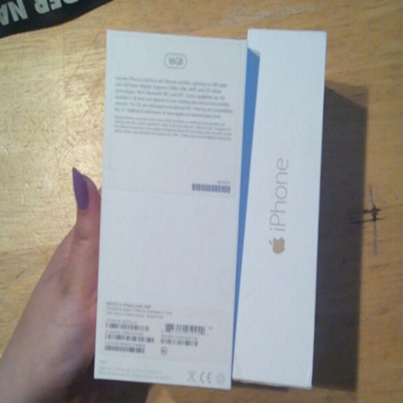 *SOLD ON MER* Iphone 6 gold 16gb - Picture 3 of 4