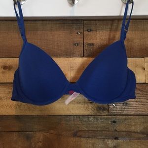 PINK Victoria's Secret T-Shirt bra