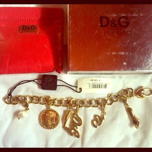 🔥PRICE CUT🔥D&G gold charm bracelet🔥