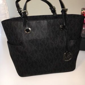 New MK logo tote