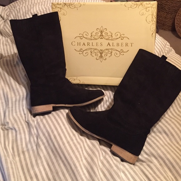 Black boots- size 10