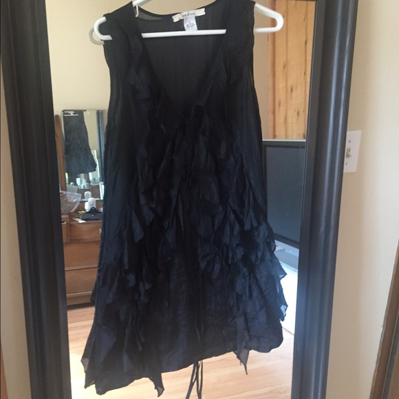 Black silky dress with tie for waist and ruffles - Picture 2 of 3