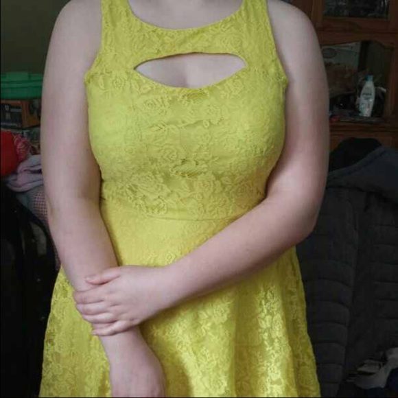 Very Cute Yellow Dress