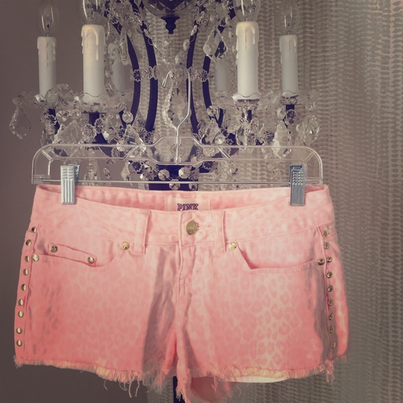 Cutoff shorts