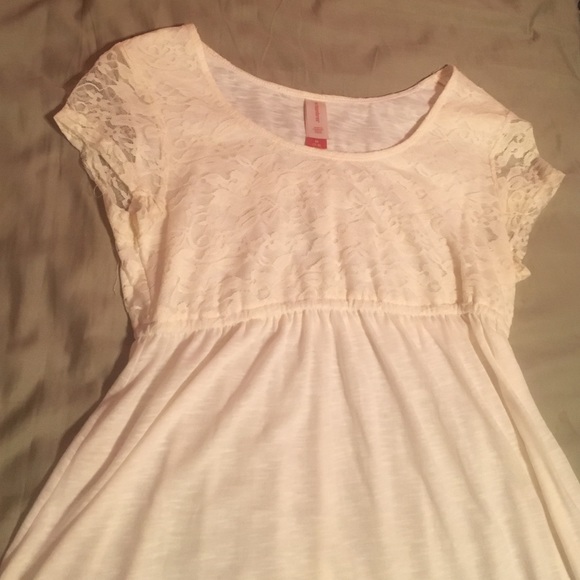 🎀Adorable Lace Top🎀 - Picture 3 of 3