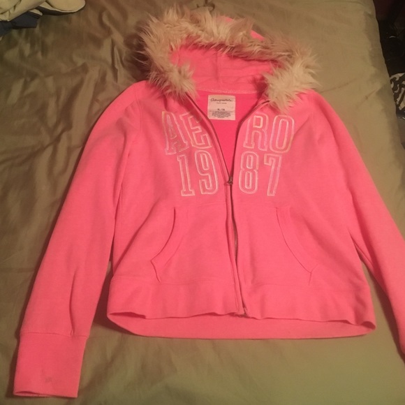 🎀CUTE Aero Zipup W/ Fur🎀