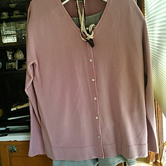 New never worn soft cardigan - Picture 2 of 4