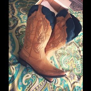 🔵 REDUCED COWBOY BOOTS! 🐮