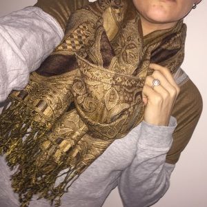 Pashmina scarf