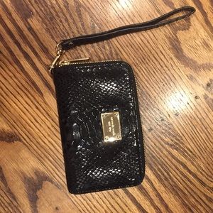 Michael kors wallet wristlet