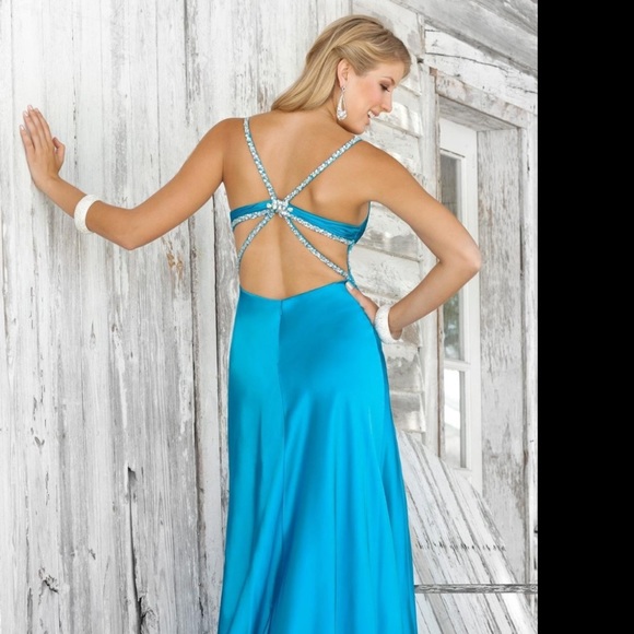 *Price Firm*NWT Blue prom dress