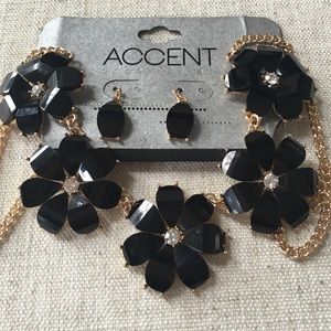 New! ❤️ Earring and necklace set ❤️