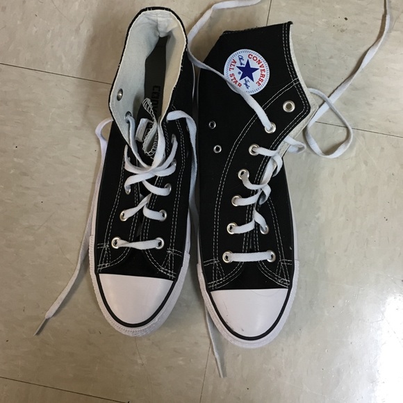NWOT Black Converse