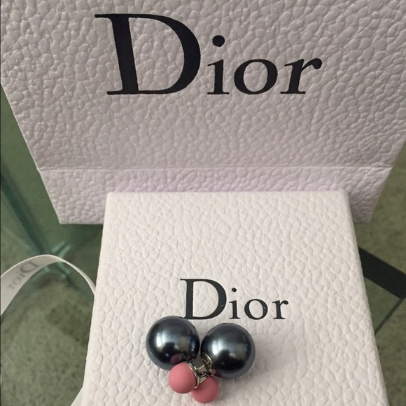 ❌sold on ebay❌ Tribal Earrings Gray- Matte Pink