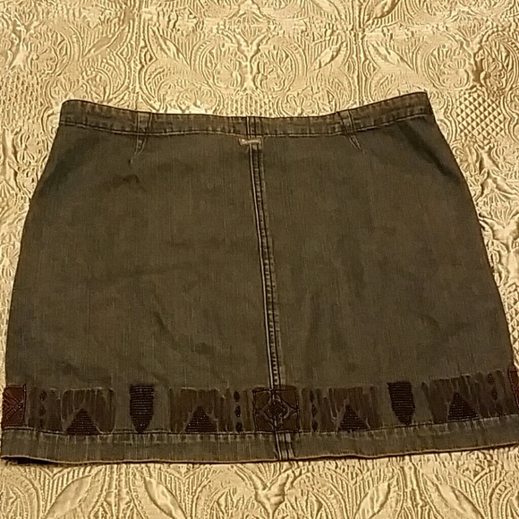 Calvin Klein skirt - Picture 3 of 4