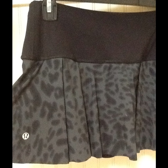 Lululemon tennis/ running skirt