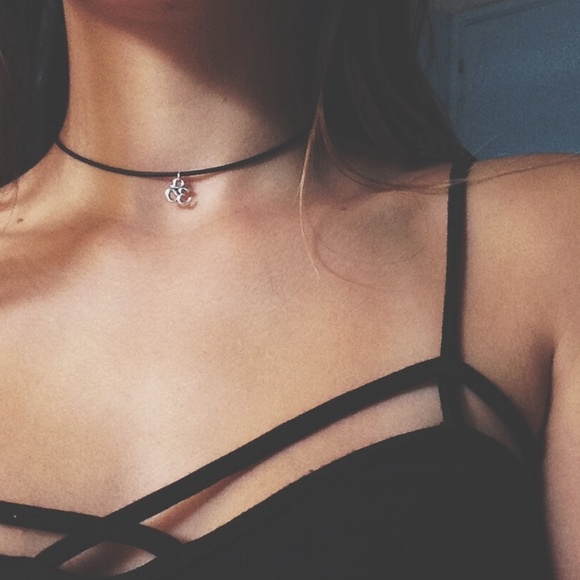 Ohm Symbol Choker