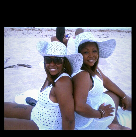 Sisterly Love - Picture 1 of 1