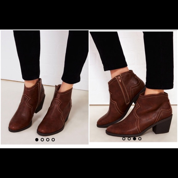 Soda Shoes - NWT western low heeled booties in cognac