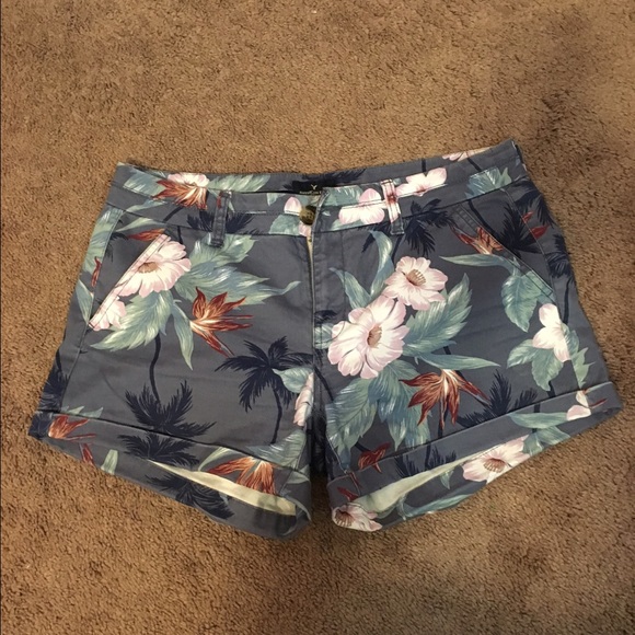 American eagle midi shorts