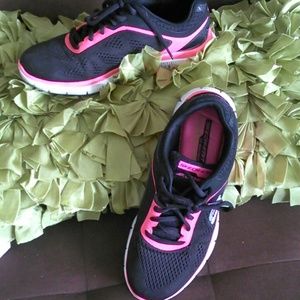 Sketcher tennis shoes