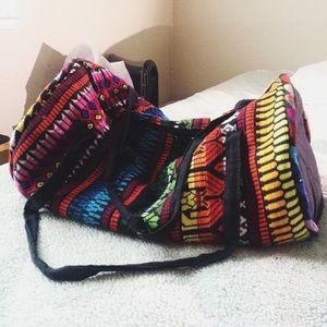 SPACIOUS DUFFEL BAG