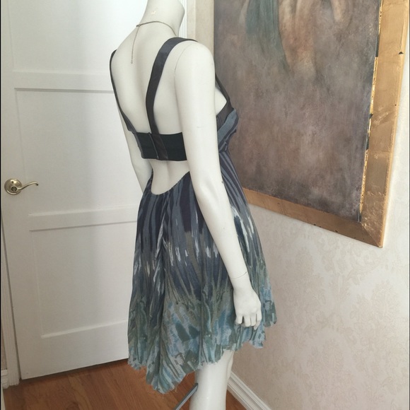 Dress - Picture 2 of 3