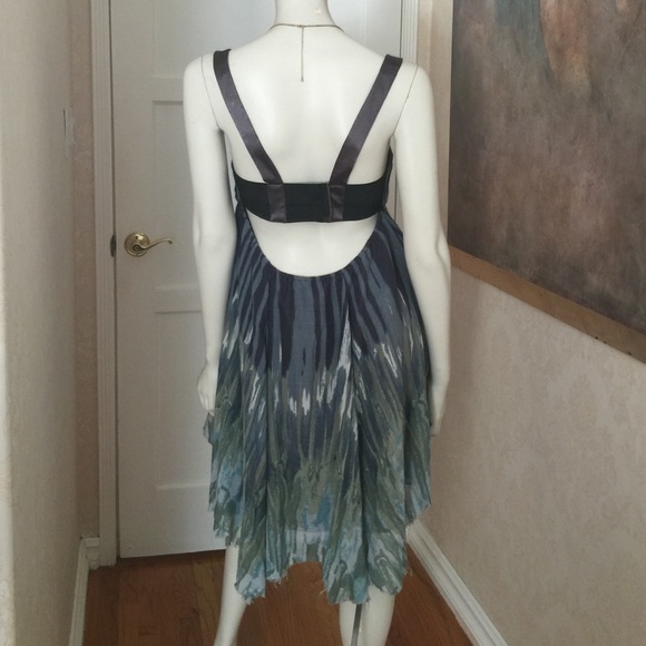 Dress - Picture 3 of 3