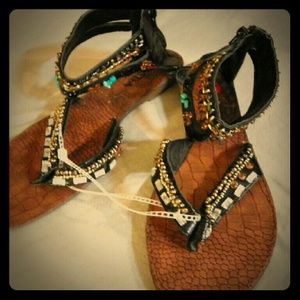 Beaded ankle-strap boho sandals (10)