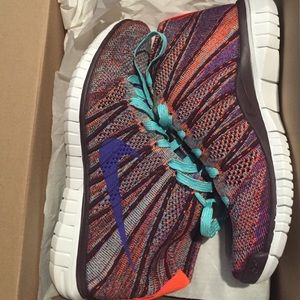 Brand new women's Nike free flyknit chukka