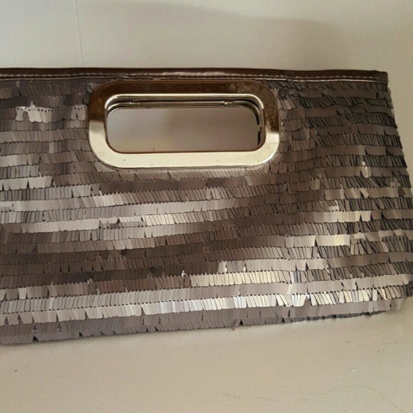 Sequin clutch