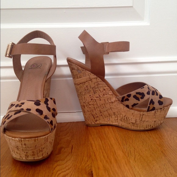 Cheetah-print Wedge