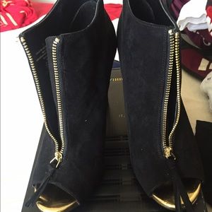 Black Mossimo Peep Toe Pumps