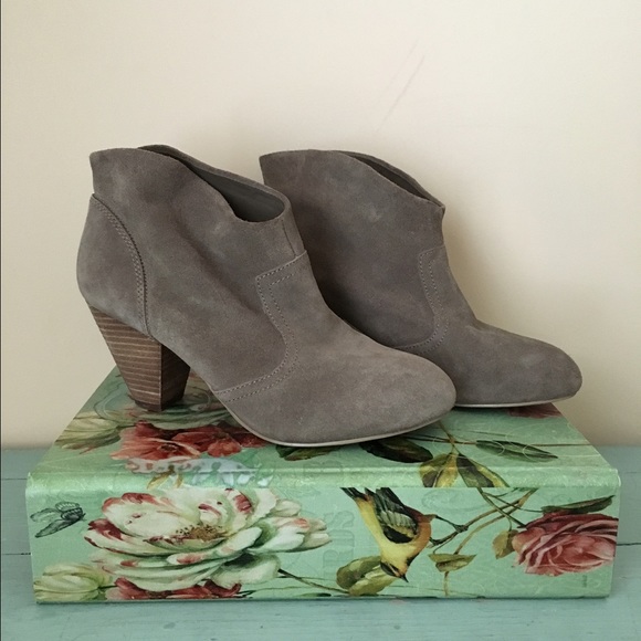 Steve Madden Suede Booties