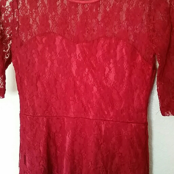 Red Lace Sweetheart Dress - Picture 2 of 4