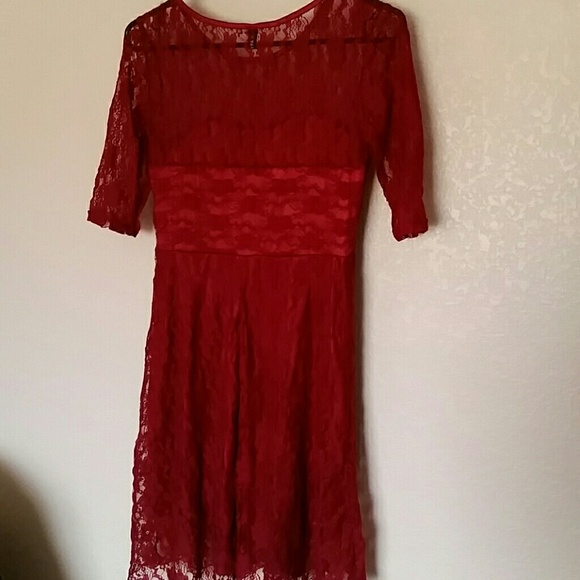Red Lace Sweetheart Dress - Picture 3 of 4