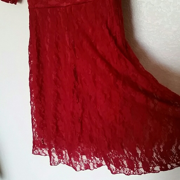 Red Lace Sweetheart Dress - Picture 4 of 4
