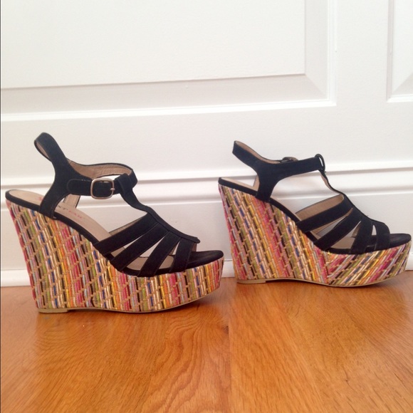 Colorful Wedge - Picture 3 of 4