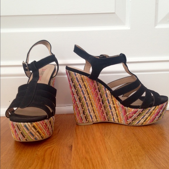 Colorful Wedge - Picture 1 of 4