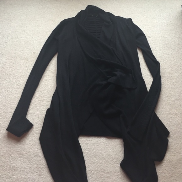 Black lululemon sweater