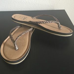 🎀ONE DAY SALE🎀Cobian Flip Flops