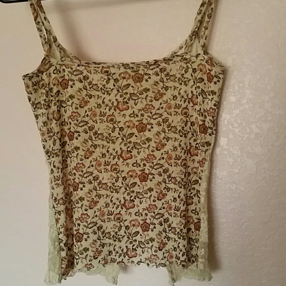 Lace Floral Midriff Tank - Picture 3 of 4