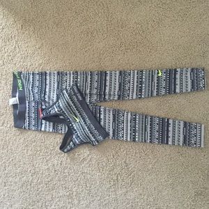 Nike Pro printed athletic wear set